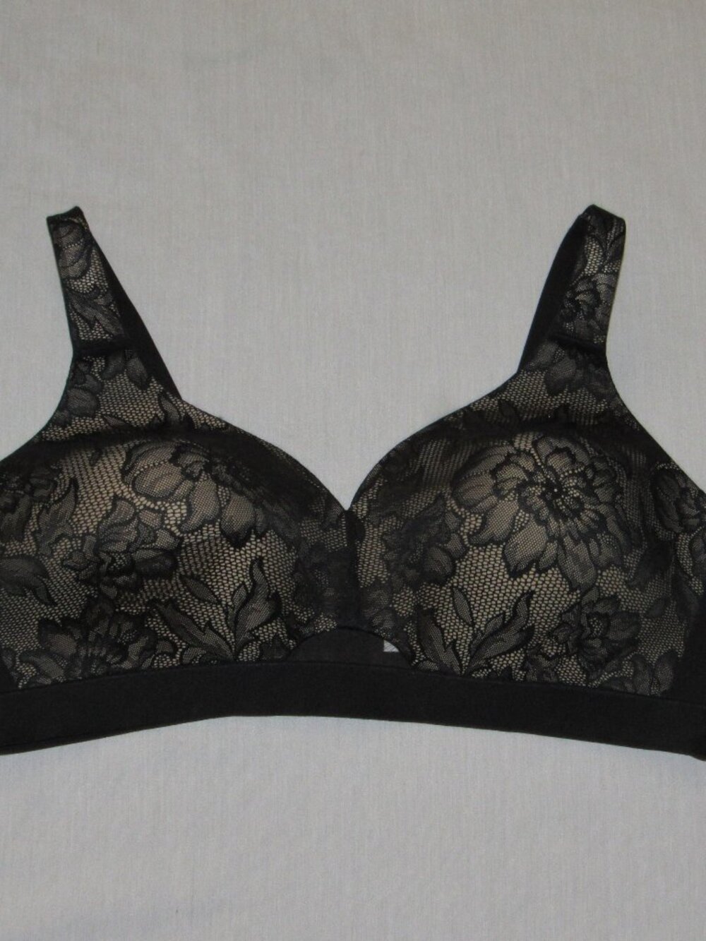 Cacique Lightly Lined No Wire Black Lace Bra sz 44D